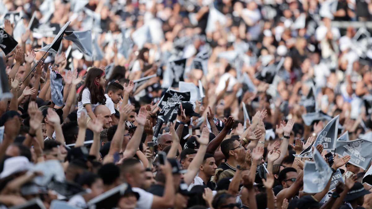 Corinthians bate recorde de maior público sul-americano no futebol feminino  