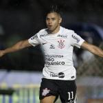 Corinthians vira sobre o Vasco, respira aliviado, e afunda rival no Brasileiro
