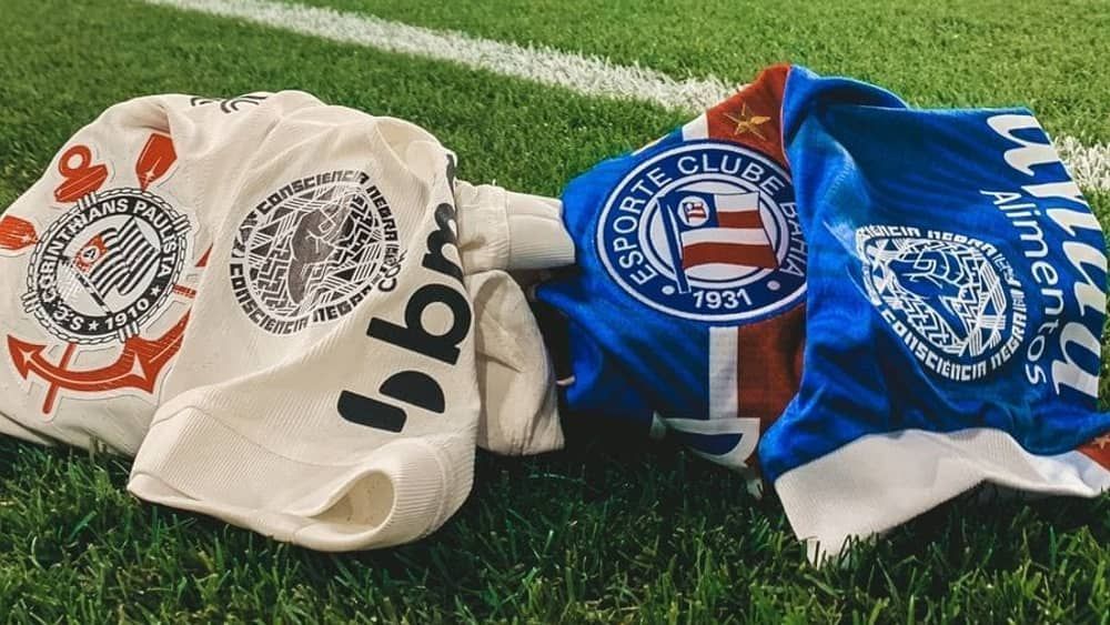 Corinthians e Bahia usam patchs em luta contra o racismo pelo Brasileirão