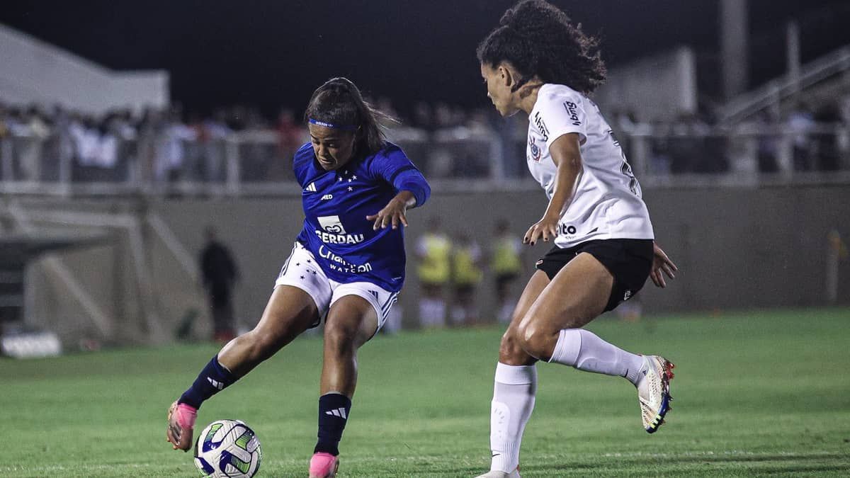 Cruzeiro visita Corinthians para buscar vaga inédita na semifinal do Brasileirão Feminino 