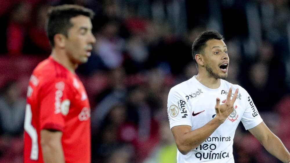 Corinthians enfrenta o Internacional para se livrar de vez do rebaixamento no Brasileiro