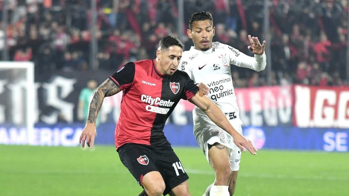 Corinthians segura empate com o Newell's e vai às quartas da Sul-Americana