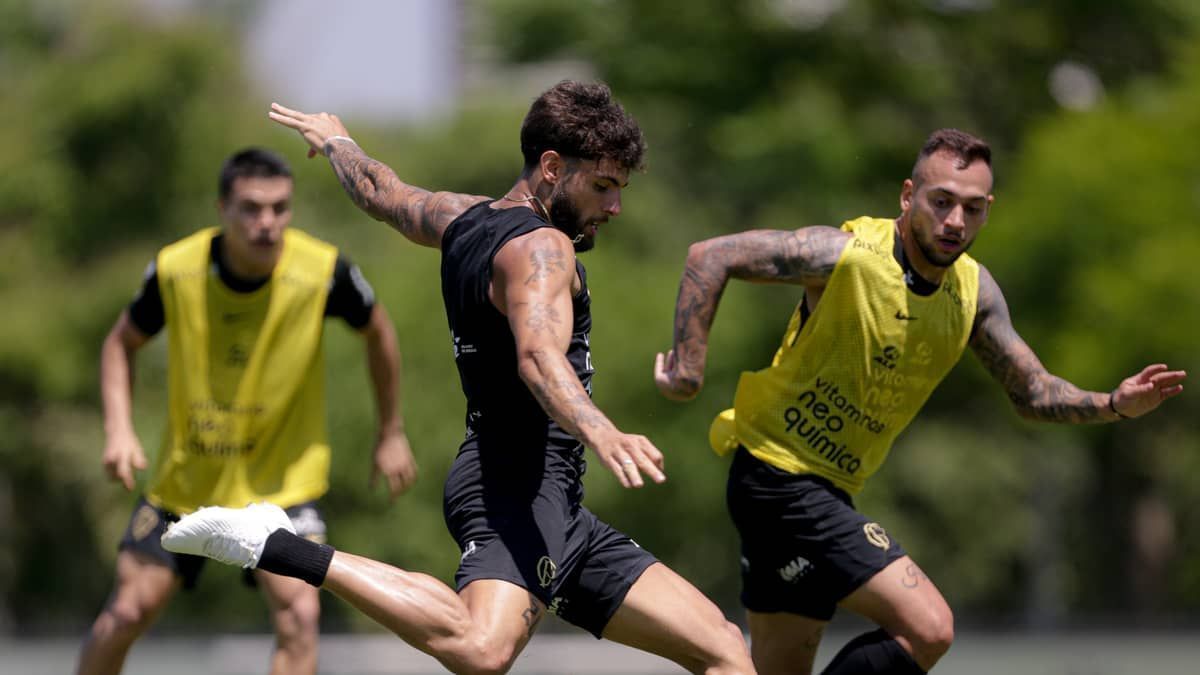 Mano Menezes foca em transições no segundo treino do Corinthians na Data Fifa