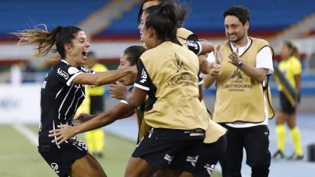 Corinthians atropela o Libertad-Limpeño pela Libertadores; veja os gols