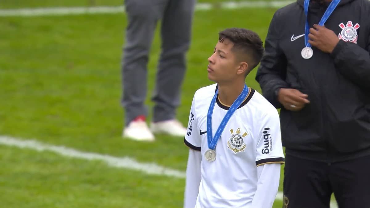 Corinthians perde nos pênaltis e fica com o vice em torneio Sub-19 da Fifa