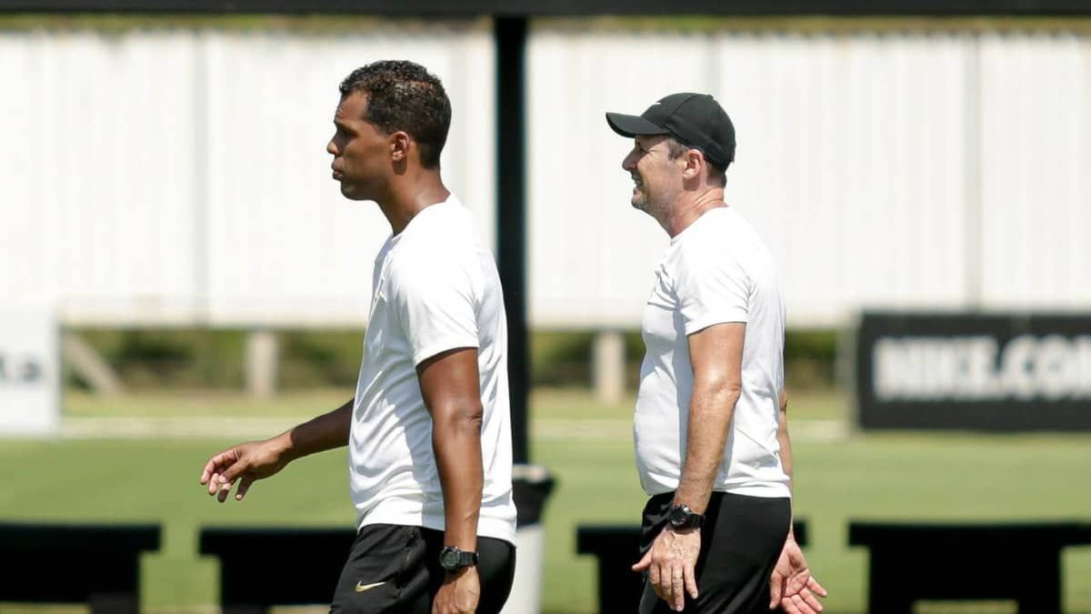 Veja como foi o primeiro treino do Corinthians após a saída de Cuca