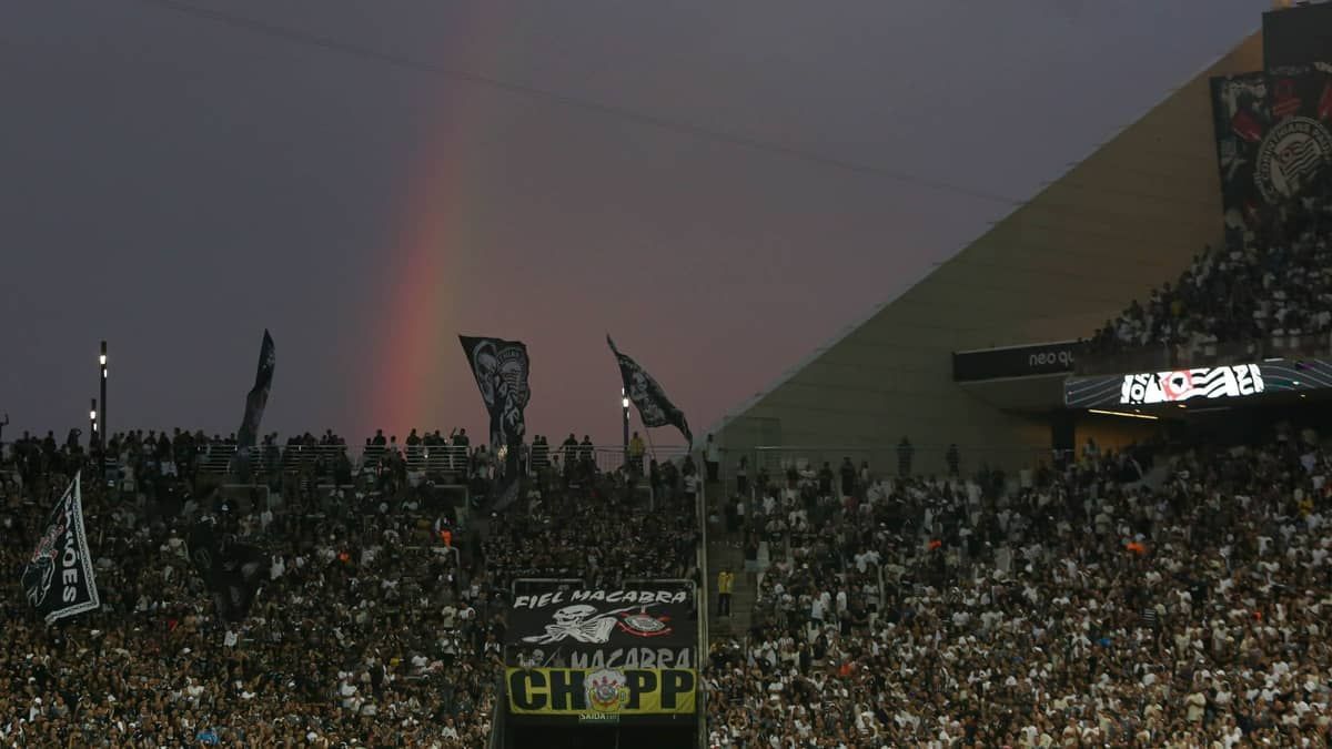 Corinthians perde mando de campo por gritos homofóbicos na Arena