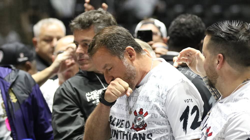 Augusto Melo se reúne com Duilio, e Corinthians inicia transição na presidência
