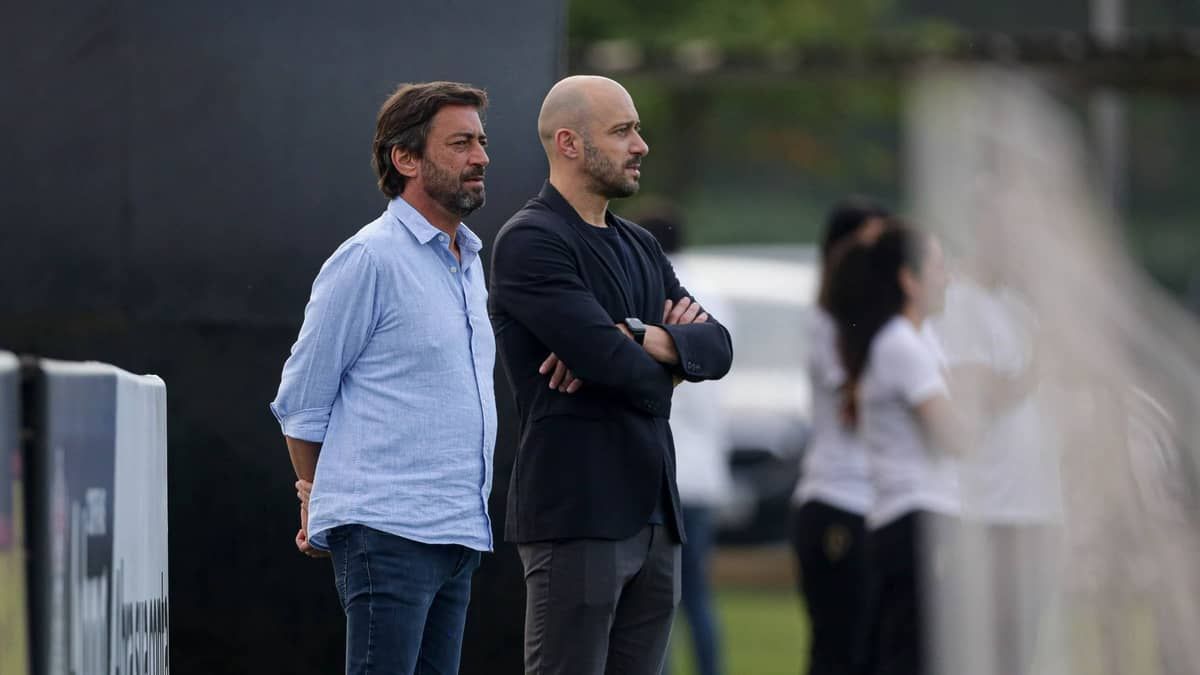 Corinthians se prepara para vender jogadores na janela de julho