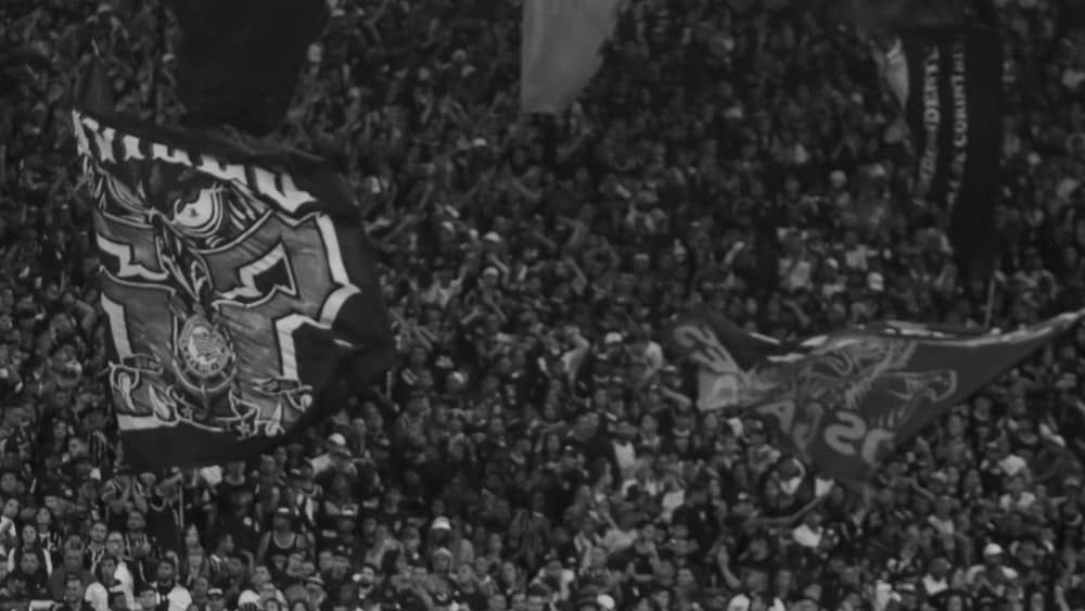 Corinthians ouve protestos da torcida após empate: 'Acabo com sua vida se cair'
