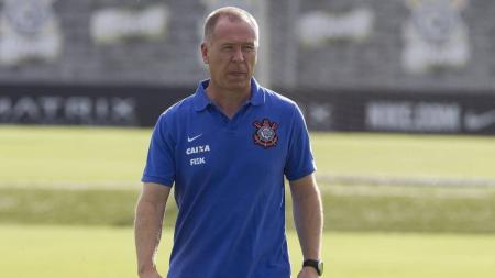 Corinthians quer Mano Menezes