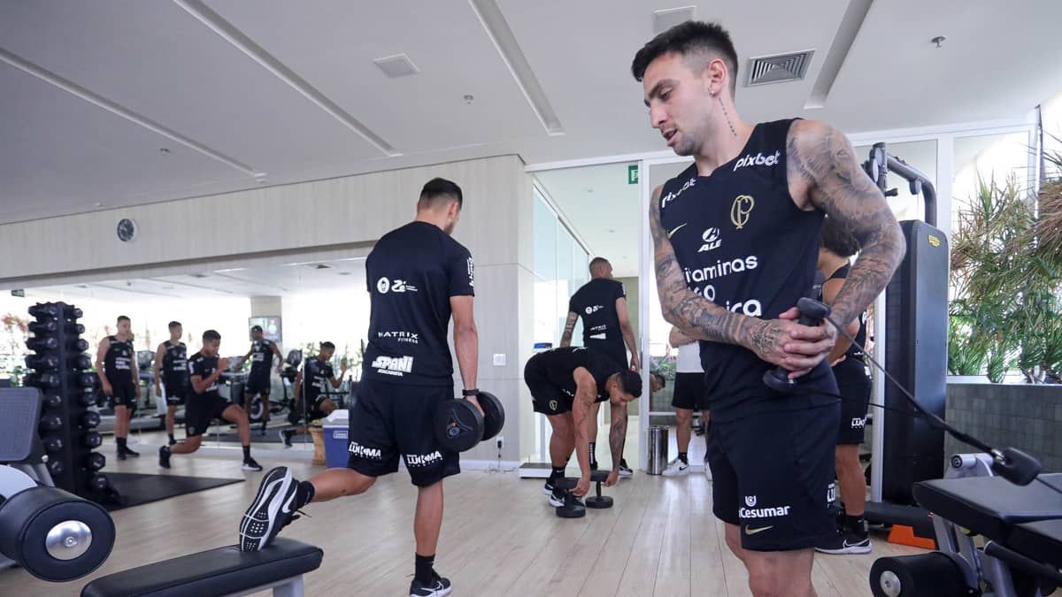 Corinthians treina em Fortaleza antes de retornar a São Paulo