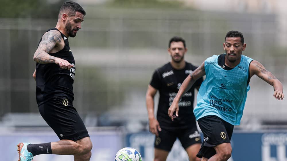 Corinthians treina com reforços para encarar Bragantino