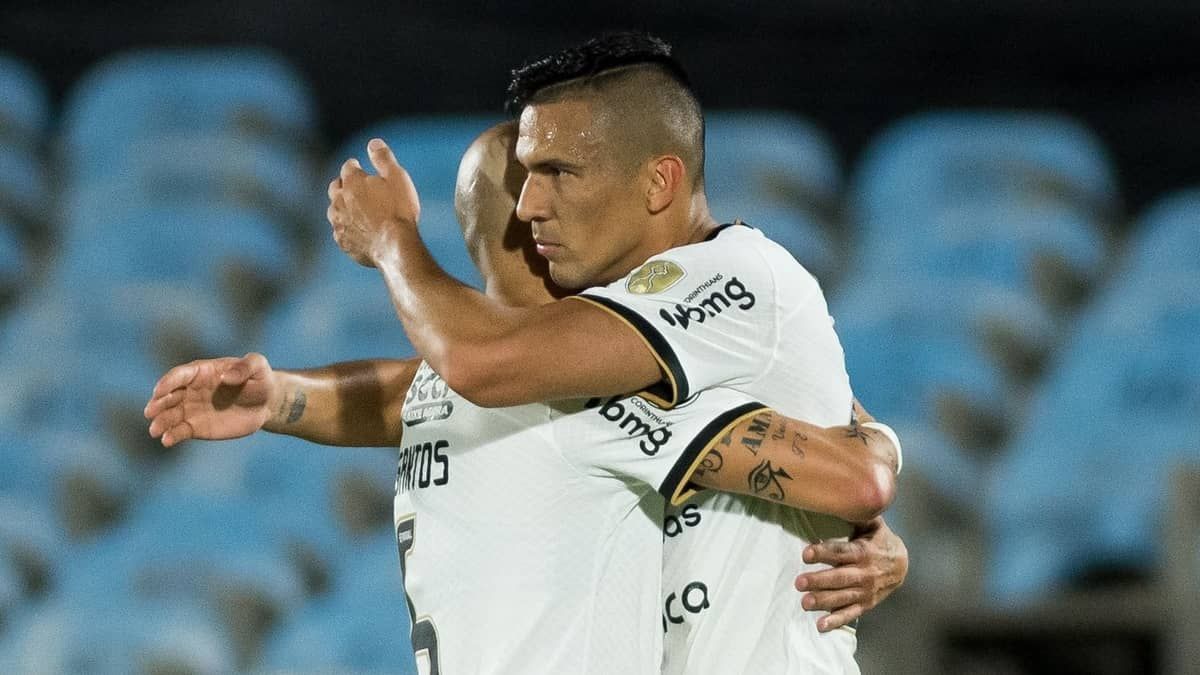 Corinthians goleia Liverpool-URU e assume liderança de grupo na Libertadores 