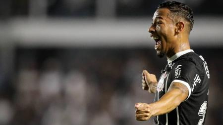 Corinthians venceu o Santos na Vila Belmiro pelo Brasileirão