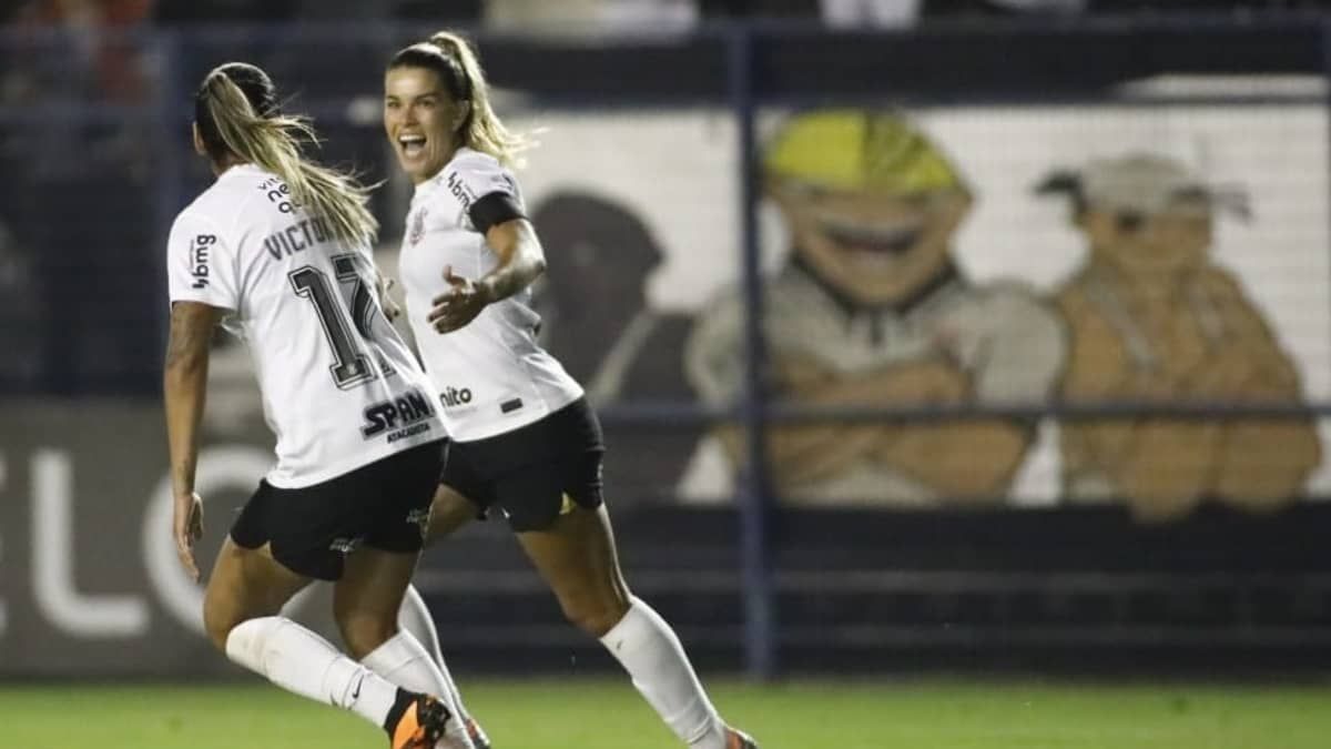 Tamires valoriza boa atuação do Corinthians nas quartas do Feminino