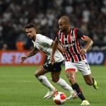 Romero e Raniele são absolvidos por torcida do Corinthians em noite de protestos