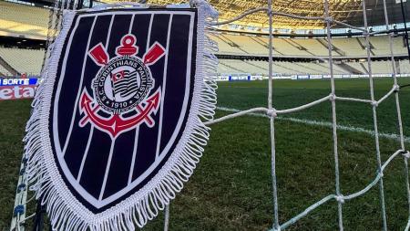 Flâmula do Corinthians na Arena Castelão antes de duelo com o Ceará pelo Brasileirão 2025