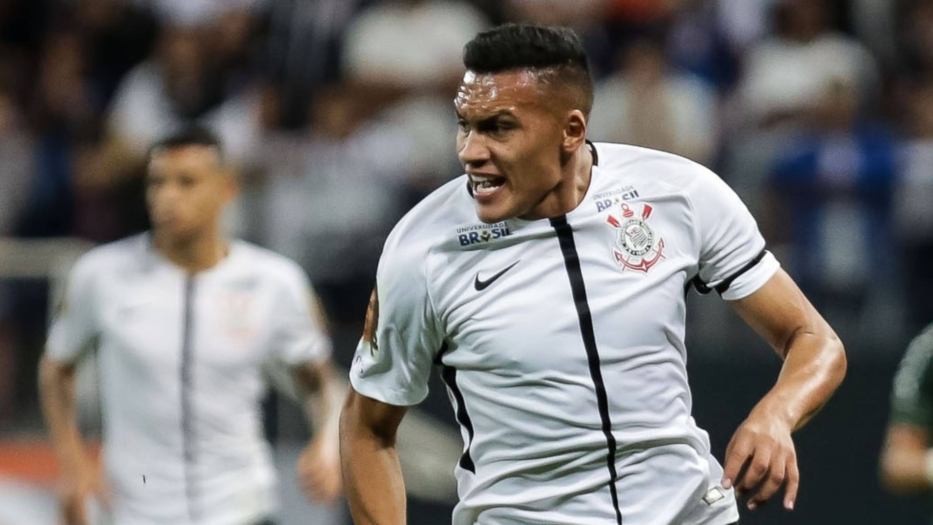 Entenda por que ex-Corinthians não foi registrado pelo Vitória no Brasileirão