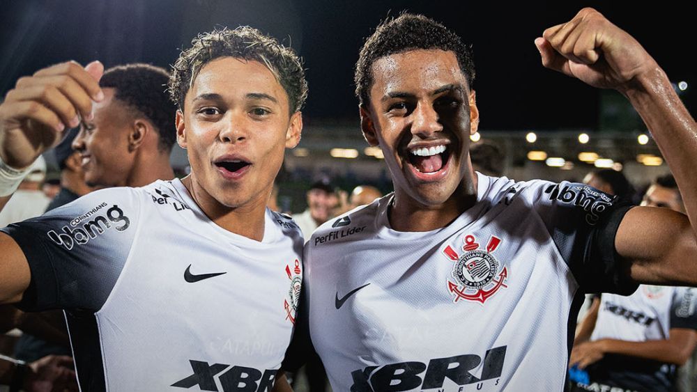 Corinthians e Grêmio definem último finalista da Copinha de 2025