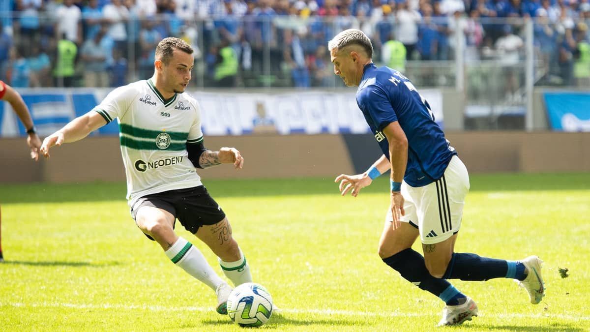 'Pior jogo do Cruzeiro nos últimos tempos', diz comentarista sobre empate com Coritiba