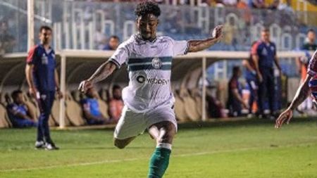 Coritiba é lanterna do Brasileirão