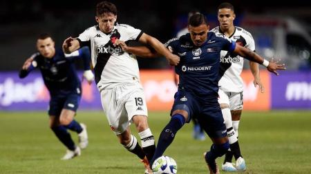 Coritiba e Vasco empataram por 1 a 1, nesta quinta-feira (11)