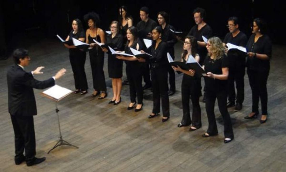 Coro Acadêmico da UFJF celebra 10 anos com concerto no Cine-Theatro Central