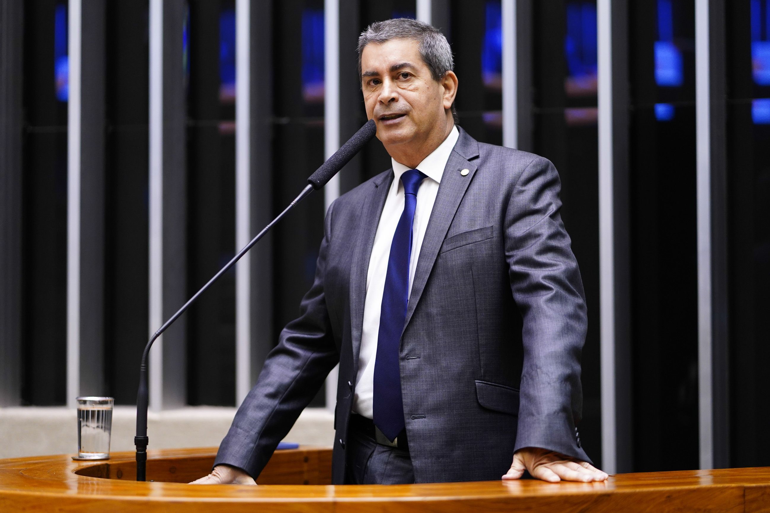 Provável suplente de Zambelli já quebrou placa que denunciava genocídio da população negra