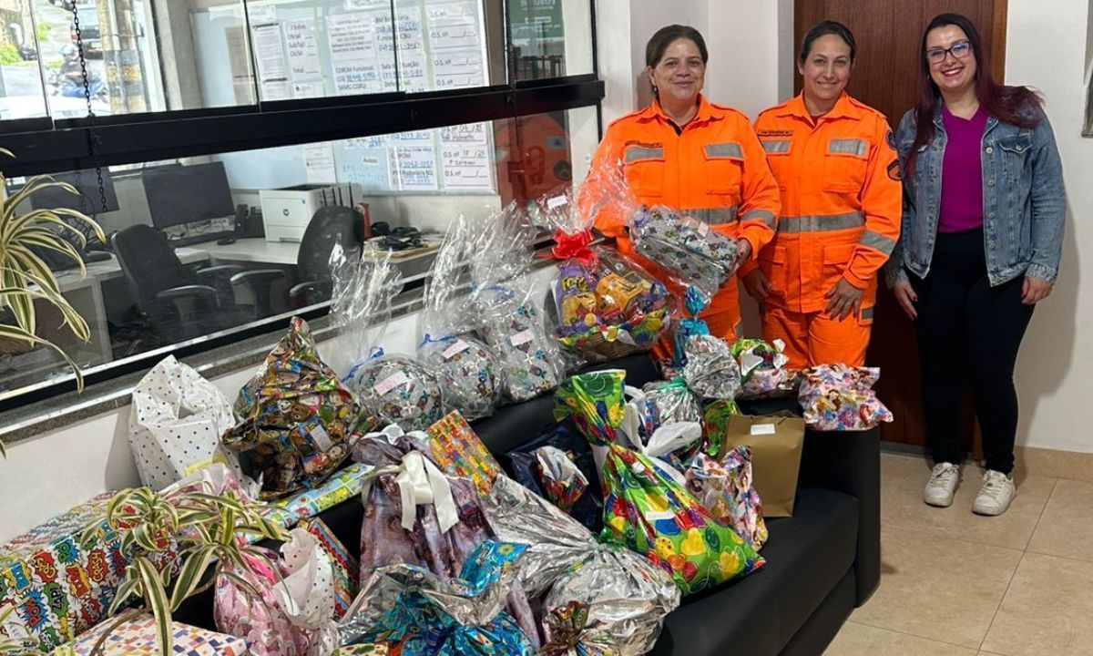 Corpo de Bombeiros de Barbacena participam da Campanha Papai Noel dos Correios
