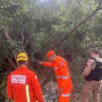Corpo de homem é encontrado em córrego com água de esgoto em Sabará, na Grande BH