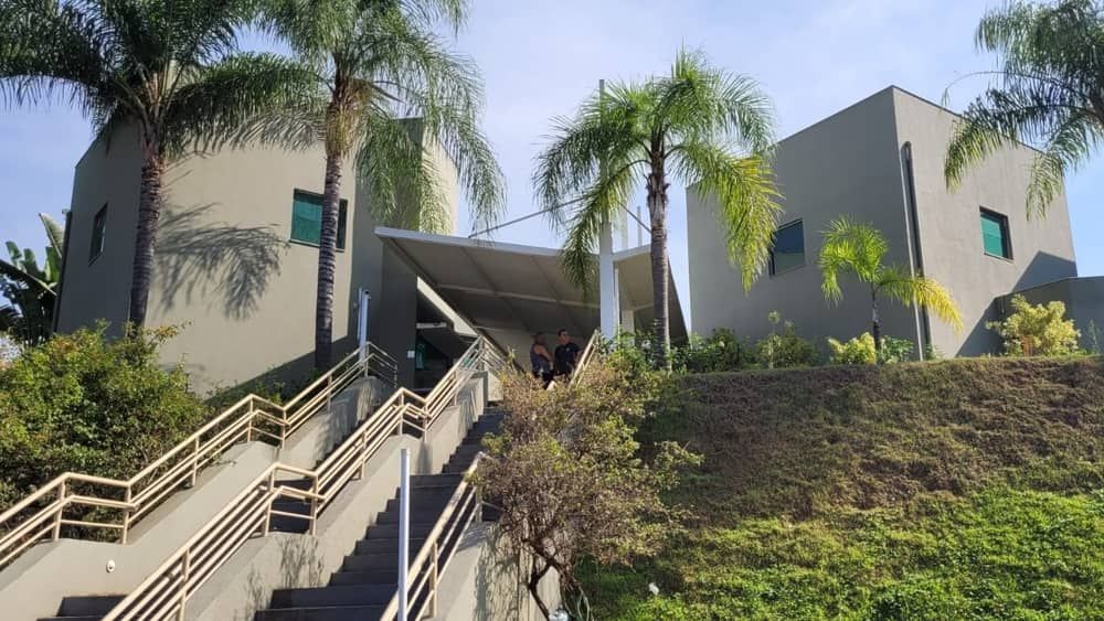 Corpo de motorista de aplicativo morto em assalto é velado em Santa Luzia 