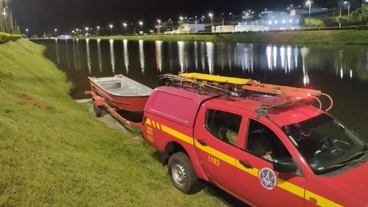 Adolescente desaparece após entrar em lago no interior de Minas