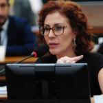 PT acusa Carla Zambelli de racismo por chamar deputada de 'Chica da Silva' e vai à PGR