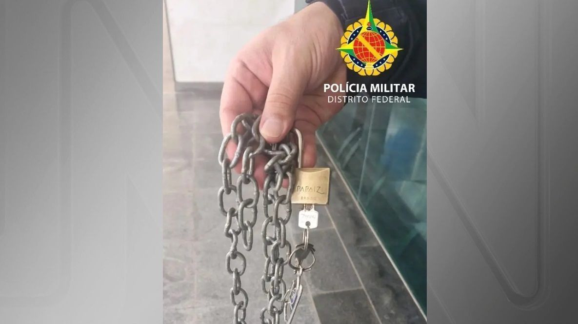 Homem é resgatado após três dias acorrentado, mas acaba preso; entenda