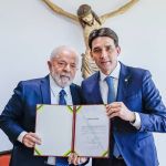 Lula brinca com ministro: 'Silvinho ainda não sabe onde ficam todos os portos e aeroportos'