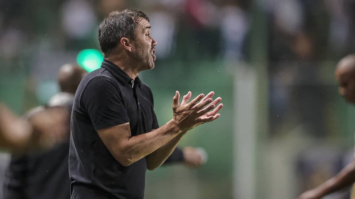 Coudet achou o time ideal do Atlético