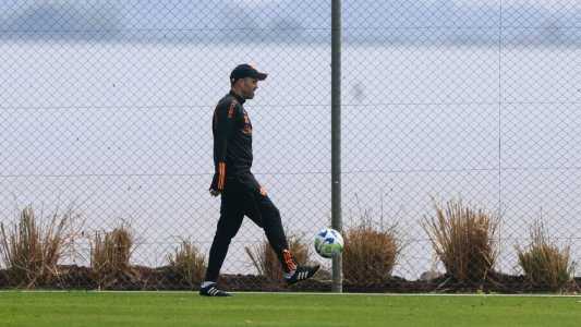 Coudet busca primeira vitória no Brasileirão diante do Goiás