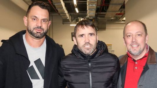 Coudet chegou a Porto Alegre nesta quarta-feira com apoio da torcida