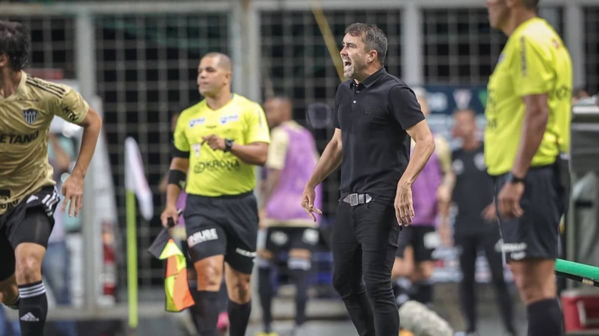 Atlético: Coudet diz que clássico contra o Cruzeiro exige 'preparação diferente'