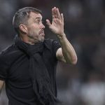 Coudet escala Atlético com novidades para jogo com o Athletico-PR; veja o time
