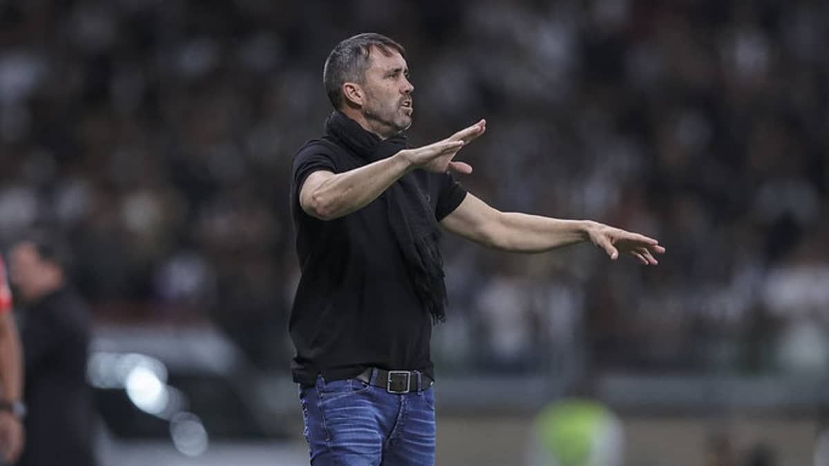 Coudet define time do Atlético para duelo contra o Palmeiras; veja a escalação