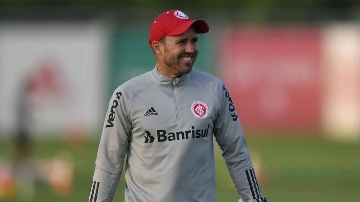 Inter faz provável último treino sem Coudet; jogadores retornam do DM