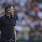 Coudet critica começo ruim do Atlético no clássico, mas reforça que ‘o Galo tem que ganhar’