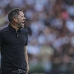 Coudet critica começo ruim do Atlético no clássico, mas reforça que ‘o Galo tem que ganhar’