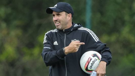 Coudet fez forte cobrança em entrevista coletiva e não tem continuidade garantida