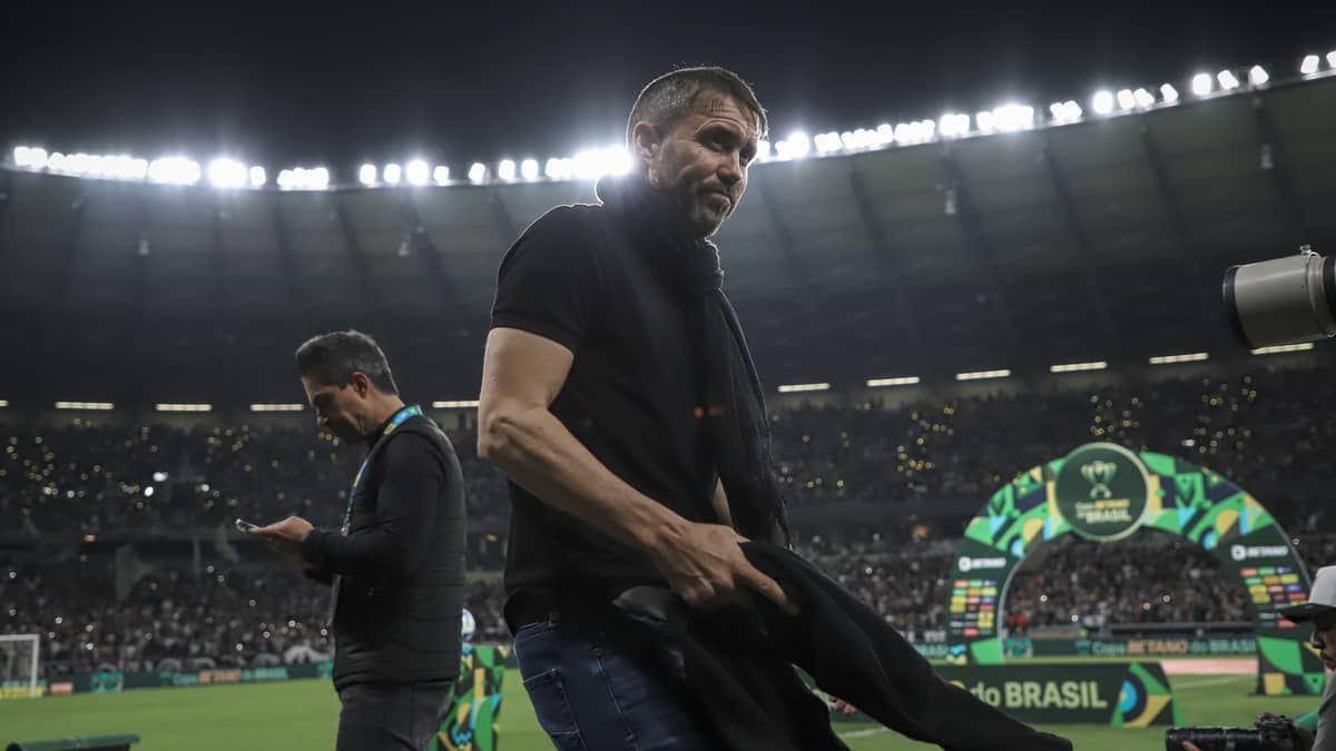 Há seis meses, Atlético anunciava Coudet como novo técnico 