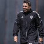 Corinthians avaliou possibilidade de tirar Coudet do Atlético