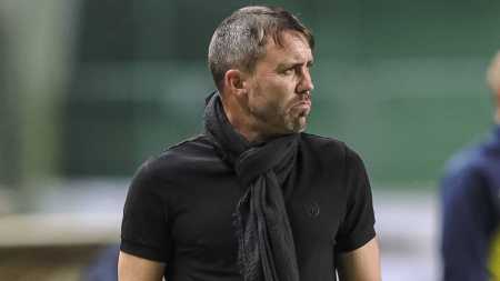 Coudet não pode relacionar muitos jogadores nesta noite; treinador está suspenso contra o Alianza Lima