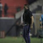 Após classificação do Atlético, Coudet dispara contra gramado em Pelotas